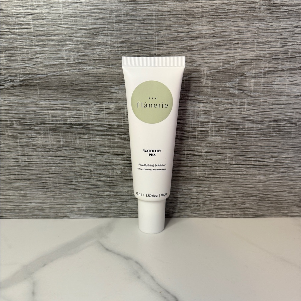 Flanerie Water Lily PHA Pore Refining Exfoliator